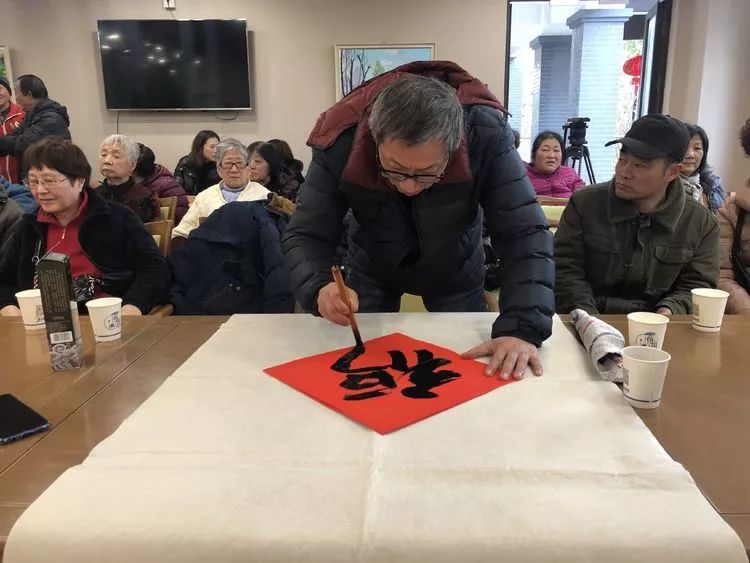 著名书法家任政弟子林春华为长者题新年祝福字幅《福、禄、寿》